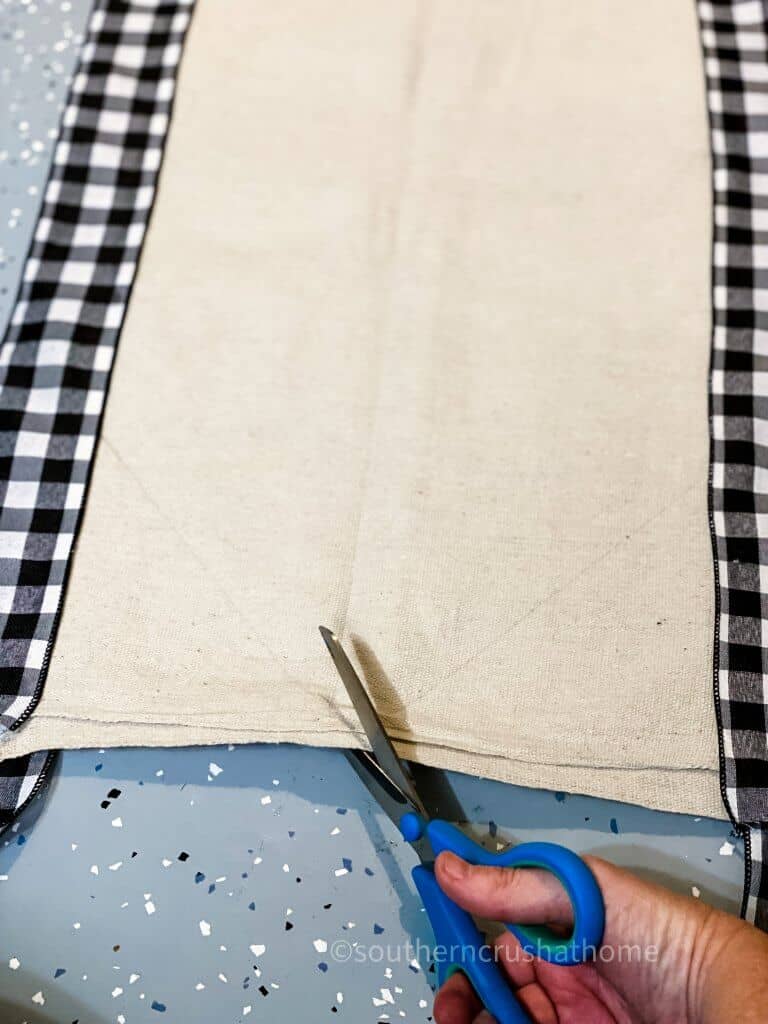 cutting edges of table runner