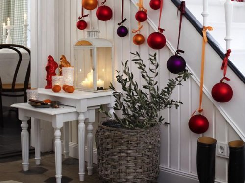 21 Creative Ways to Repurpose Old Ornaments - Southern Crush at Home