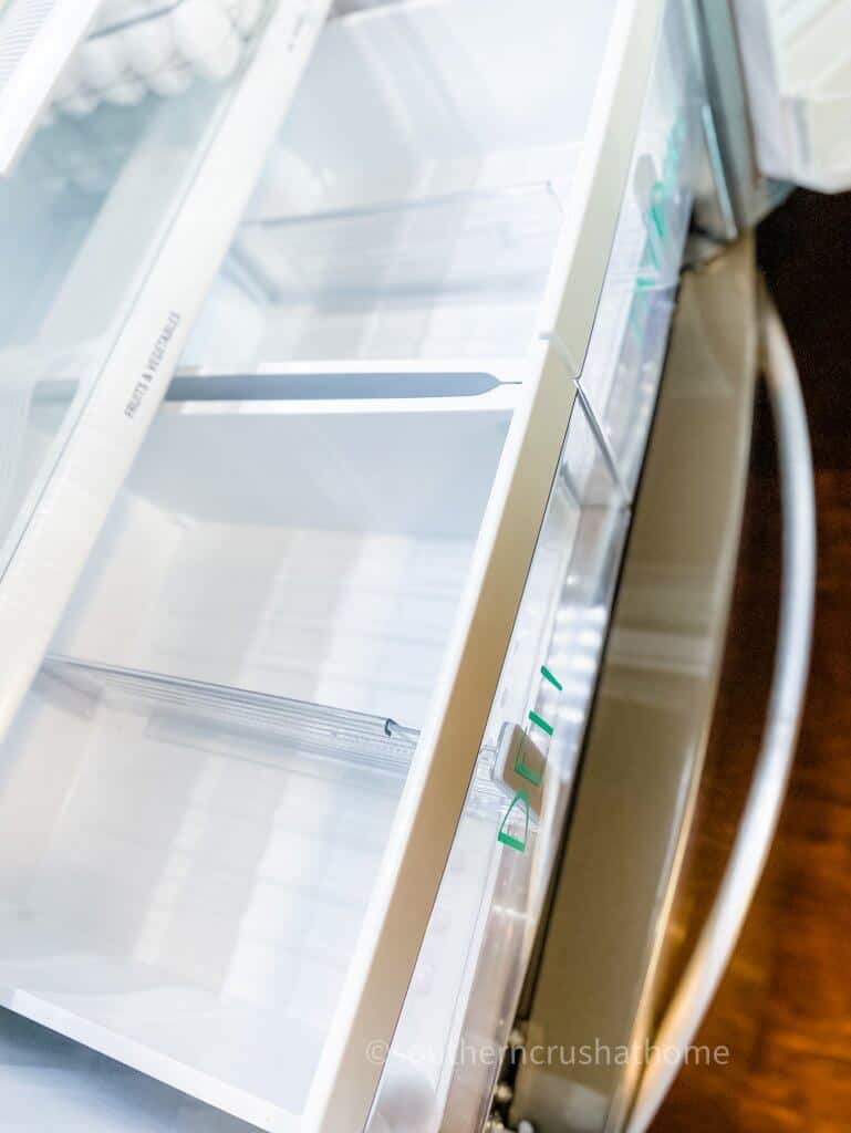 dividers in refrigerator crisper drawers