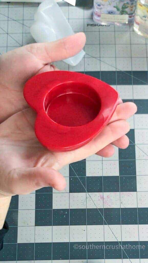 red heart resin tea light holder