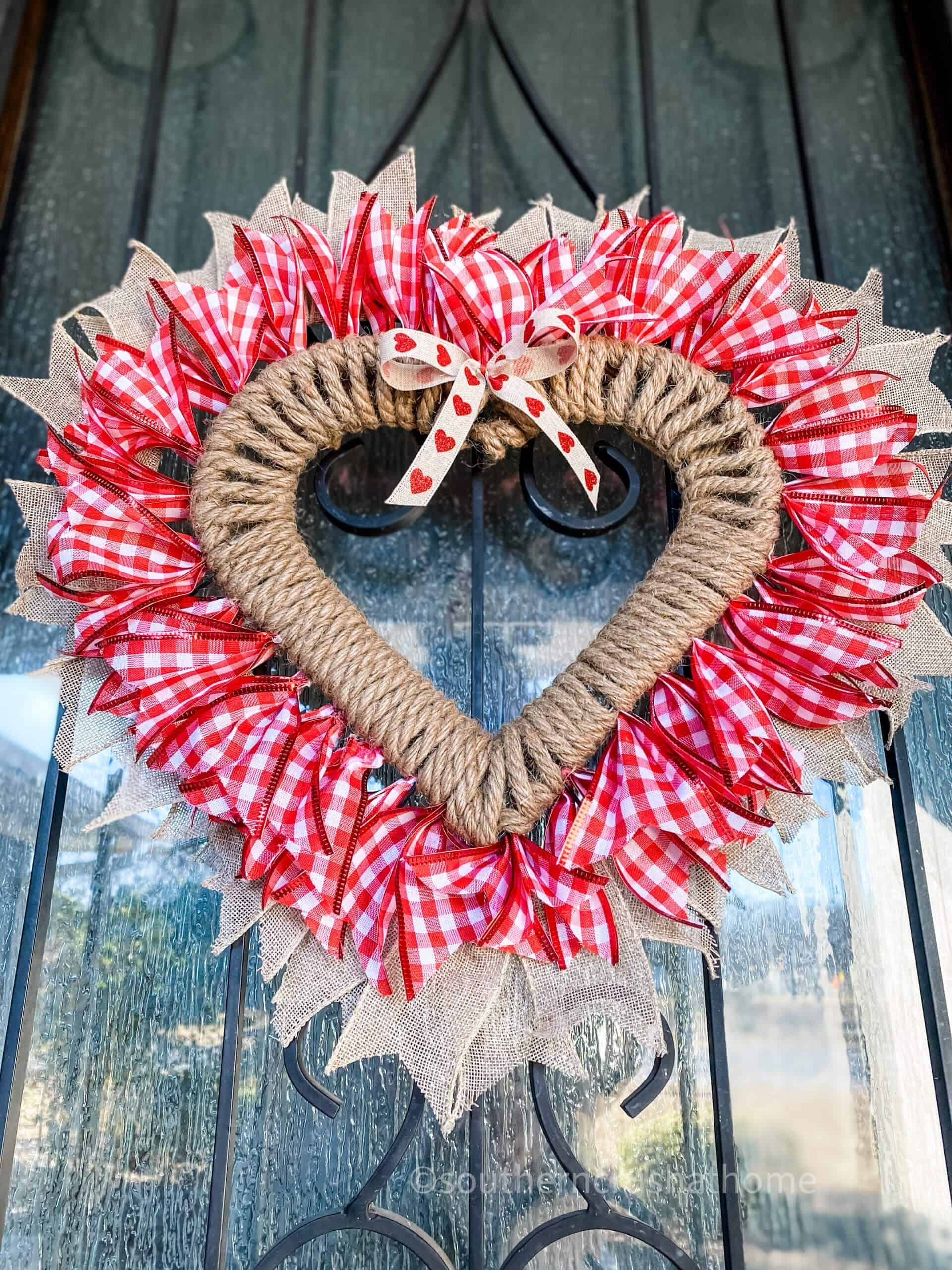 Valentines Wreaths for Front Door, Valentines Day Burlap Heart Wreath for  Front Door, Red Heart Shaped Wreath for Valentines Day 