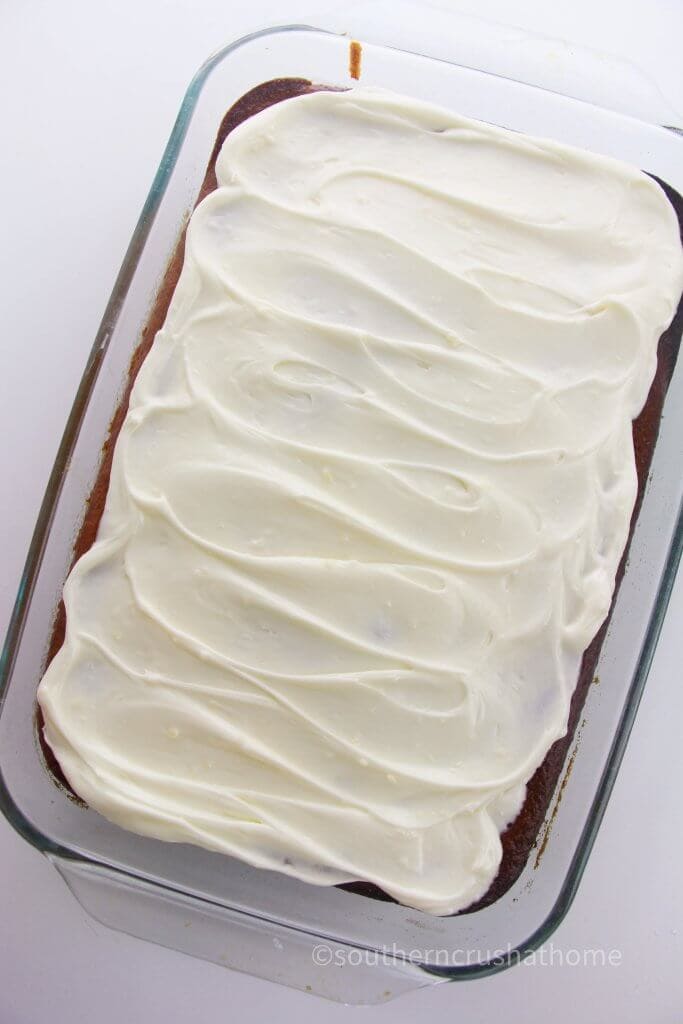 frosting banana cake