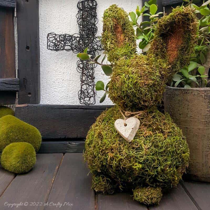 diy moss bunny