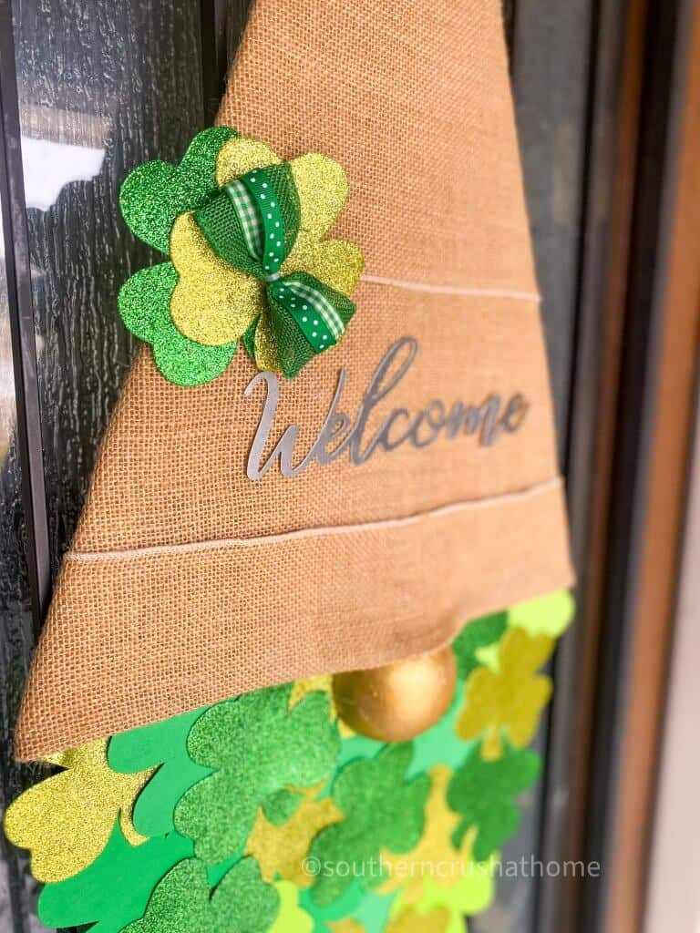 St Patricks Day Gnome Door Decor Close up angle