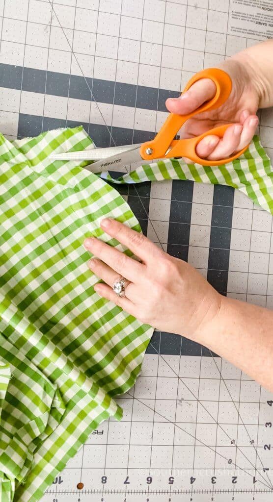 cutting fabric for bunny butt wreath