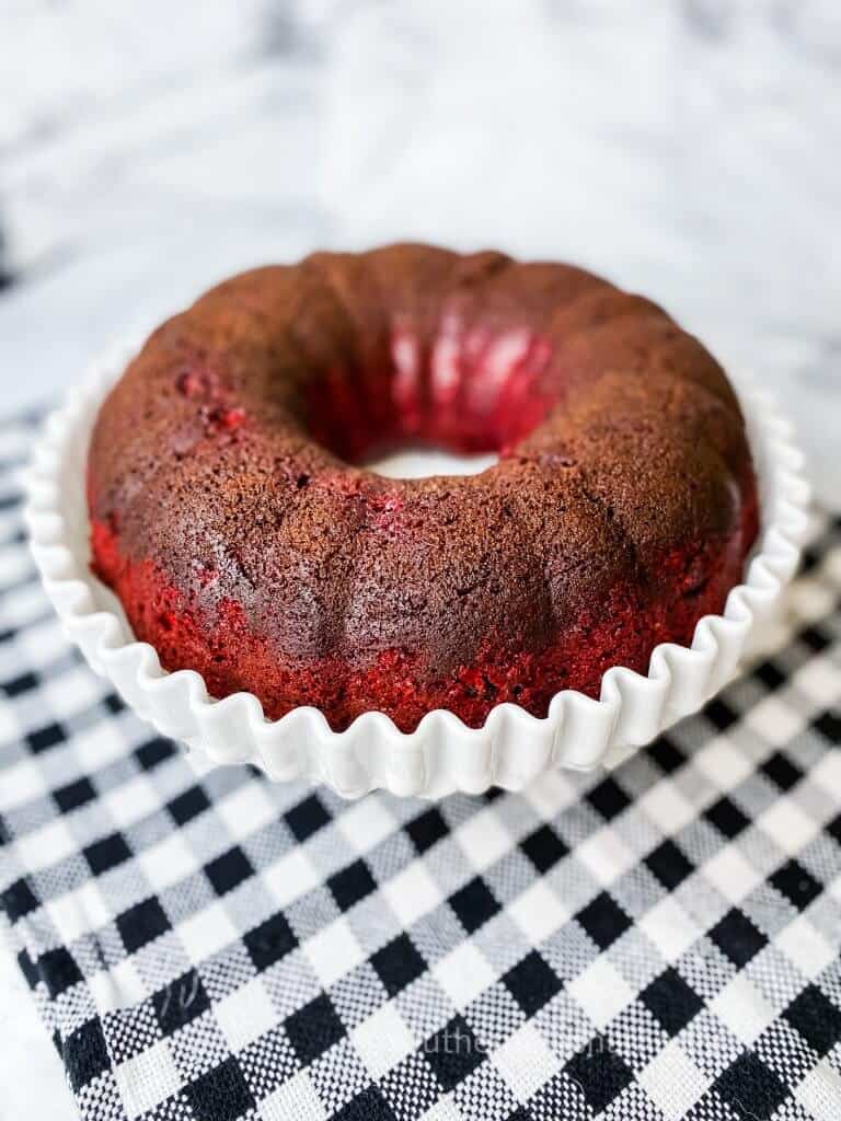 bundt pan cooling off