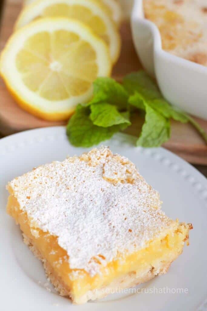 close up of lemon bars