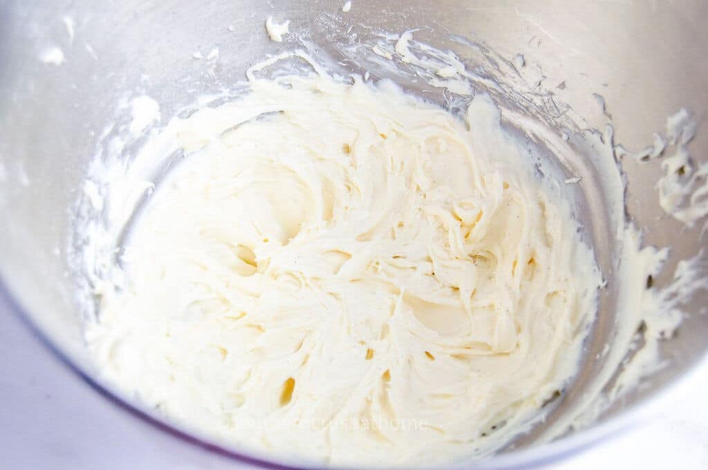 mixing ingredients lemon ice box in mason jars