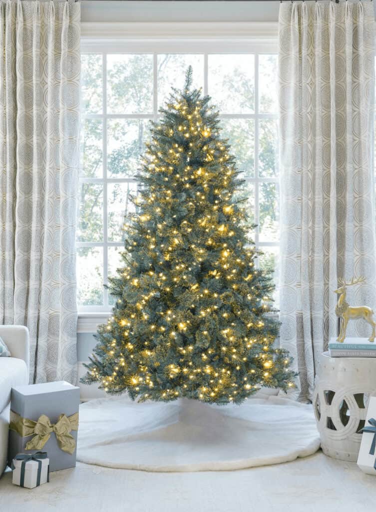 7' King of Christmas TRIBECA SPRUCE BLUE ARTIFICIAL CHRISTMAS TREE WITH 550 WARM WHITE LED LIGHTS