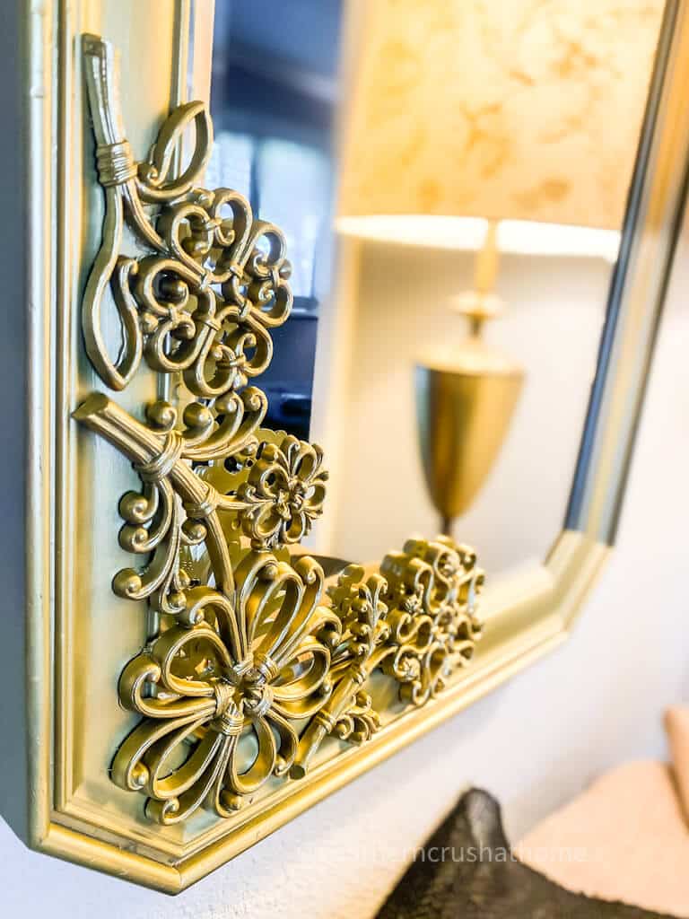 How to Turn an Old Mirror into a Modern Gold Mirror the Easy Way
