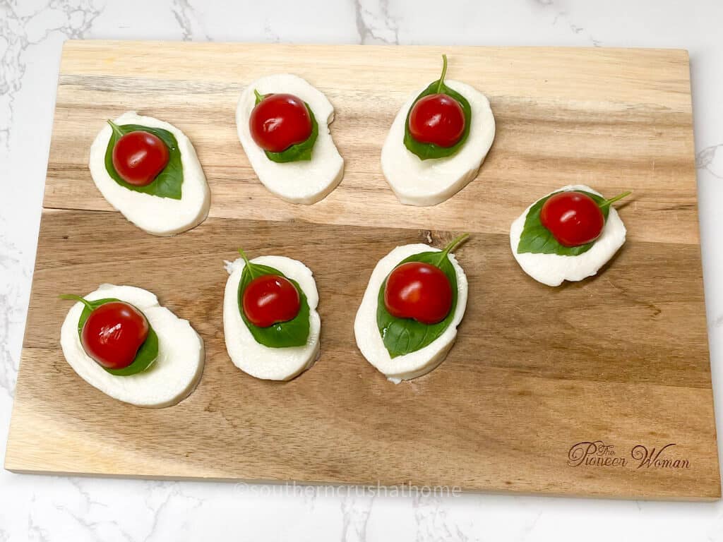 mozzarella basil tomatoes