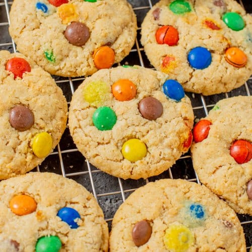 close up of cookies on cooling rack