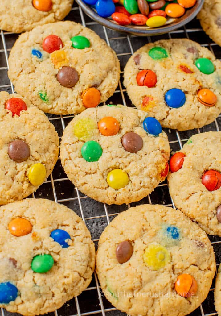 close up of cookies on cooling rack