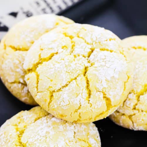 lemon cookies close up