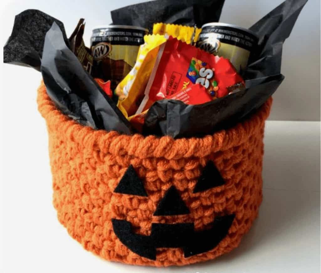 crocheted pumpkin gift basket idea