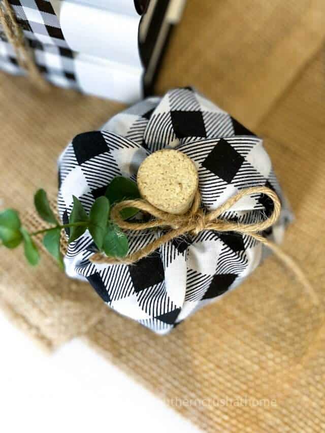 DIY Dollar Tree Black and White Pumpkins