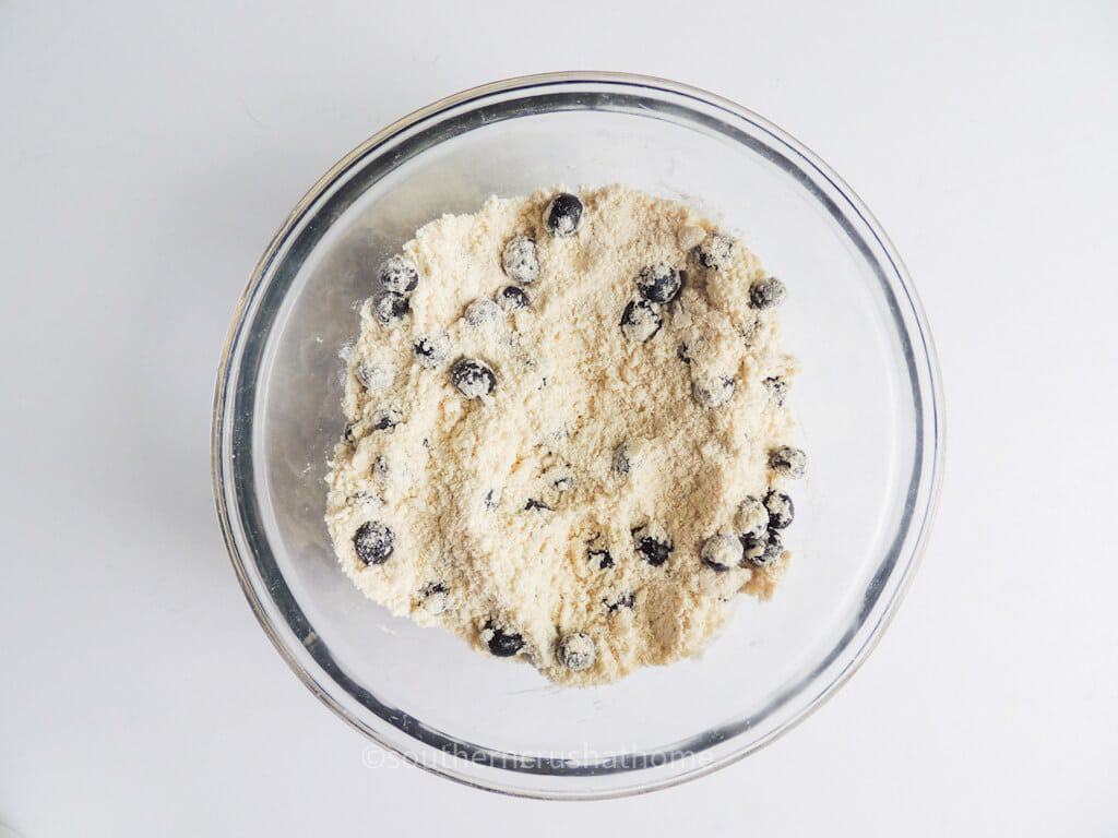 dry ingredients with blueberries