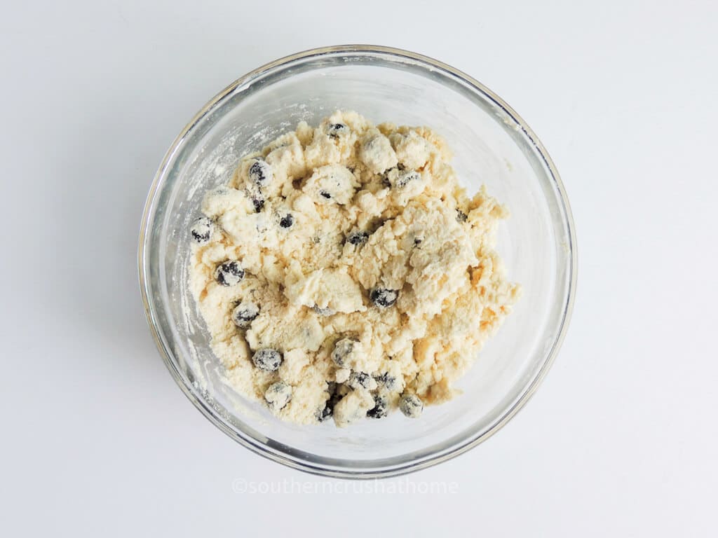 blueberry scones dough