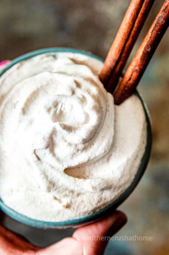 easy cinnamon whipped cream final image