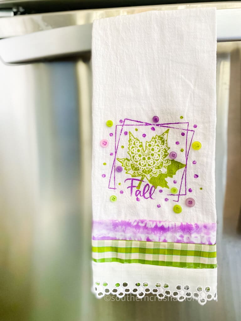 Easy to Make Decorative Flour Sack Towels for Your Kitchen