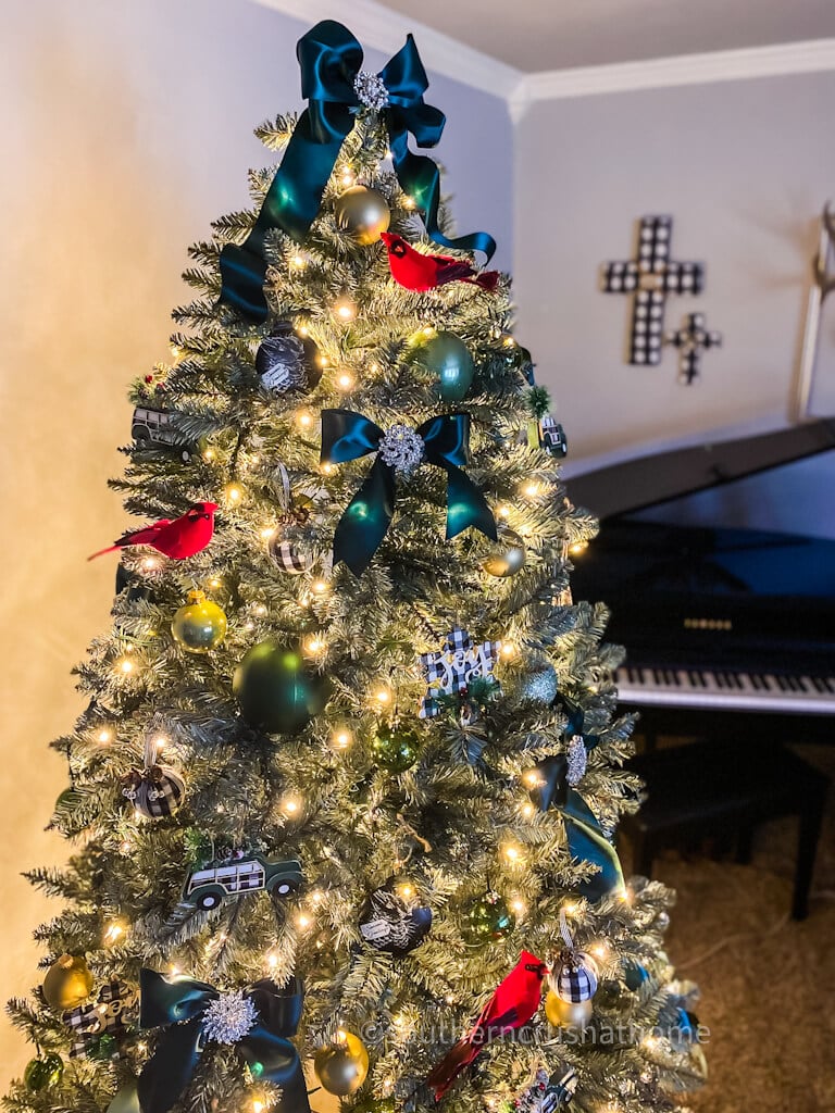 red cardinal christmas tree decorations