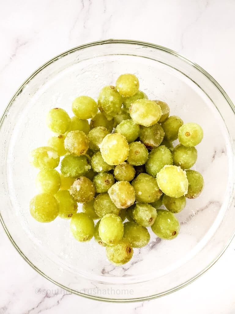 bowl of sugared grapes