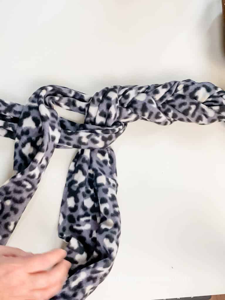 criss cross braiding scarves