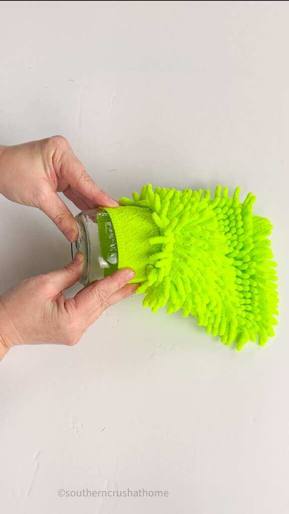 covering mason jar with car wash mitt