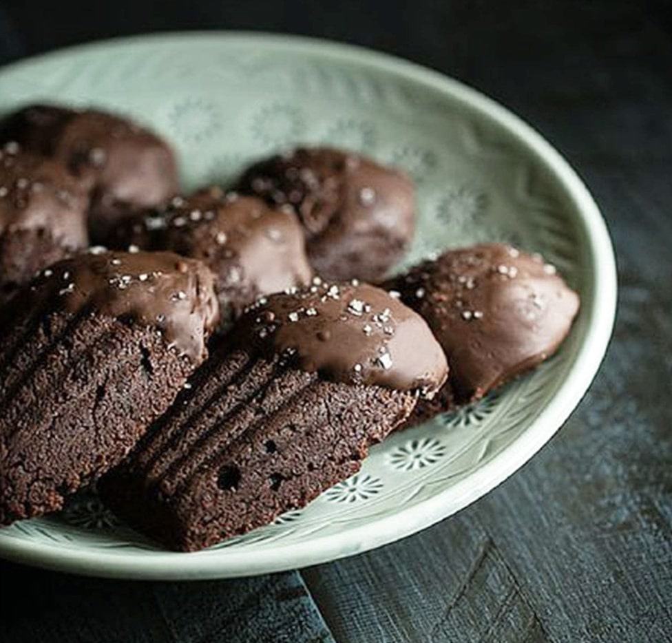 chocolate madeleine cookies