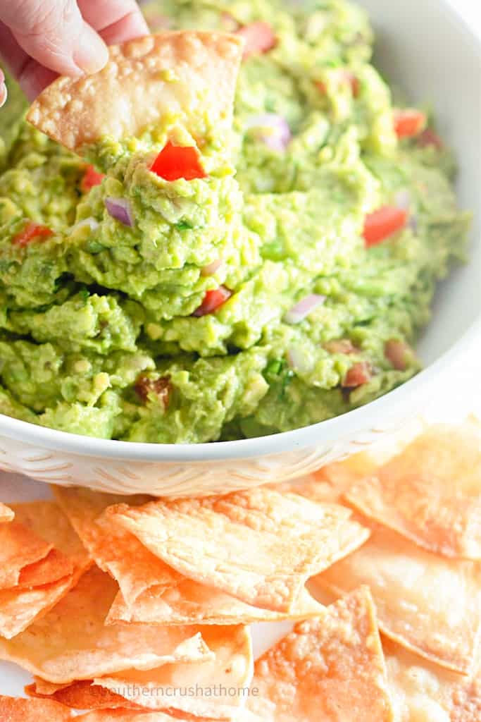 close up of pioneer woman homemade guacamole