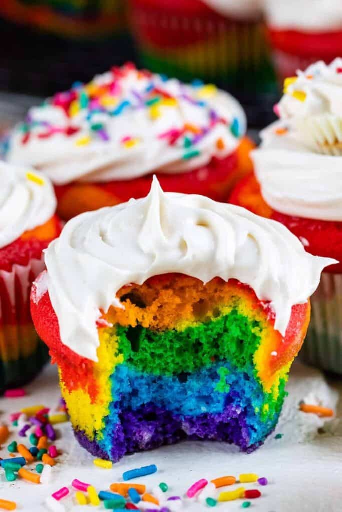 rainbow-cupcakes