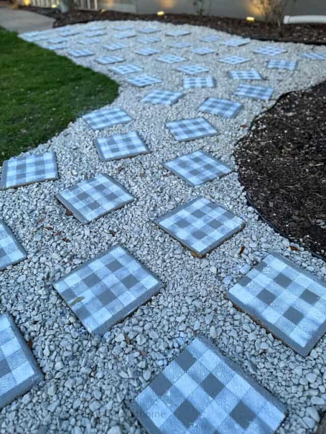 How to Make an Outdoor Garden Pathway Using Walkway Pavers