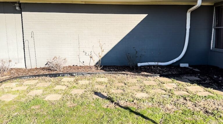How to Make an Outdoor Garden Pathway Using Walkway Pavers