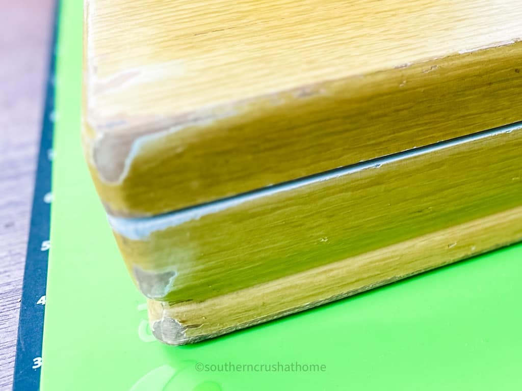 damaged corner of silverware storage box