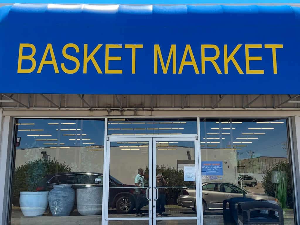basket market entrance