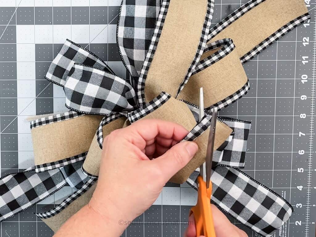 cutting dovetail notches in a tail for a bow