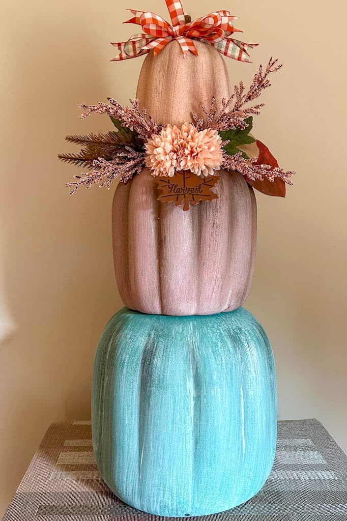 farmhouse style pumpkin stack