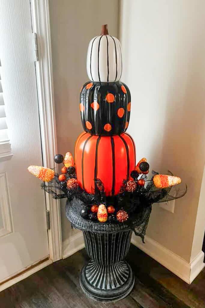 sharpie pumpkin topiary