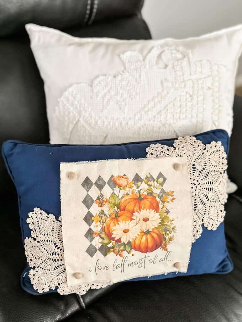 diy pillow cover on pillow with doilies with pillow panel