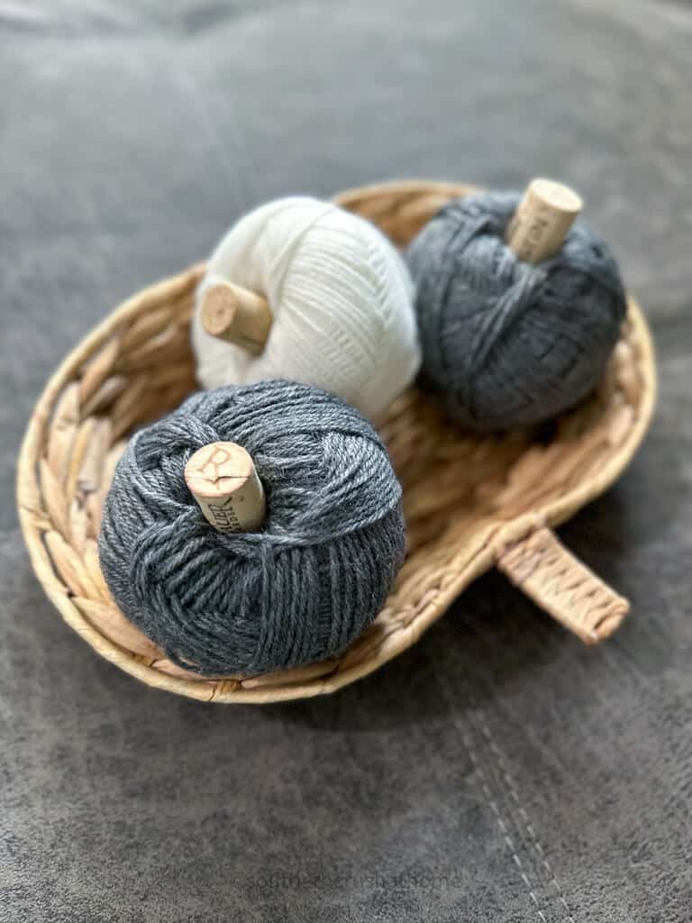 yarn pumpkins