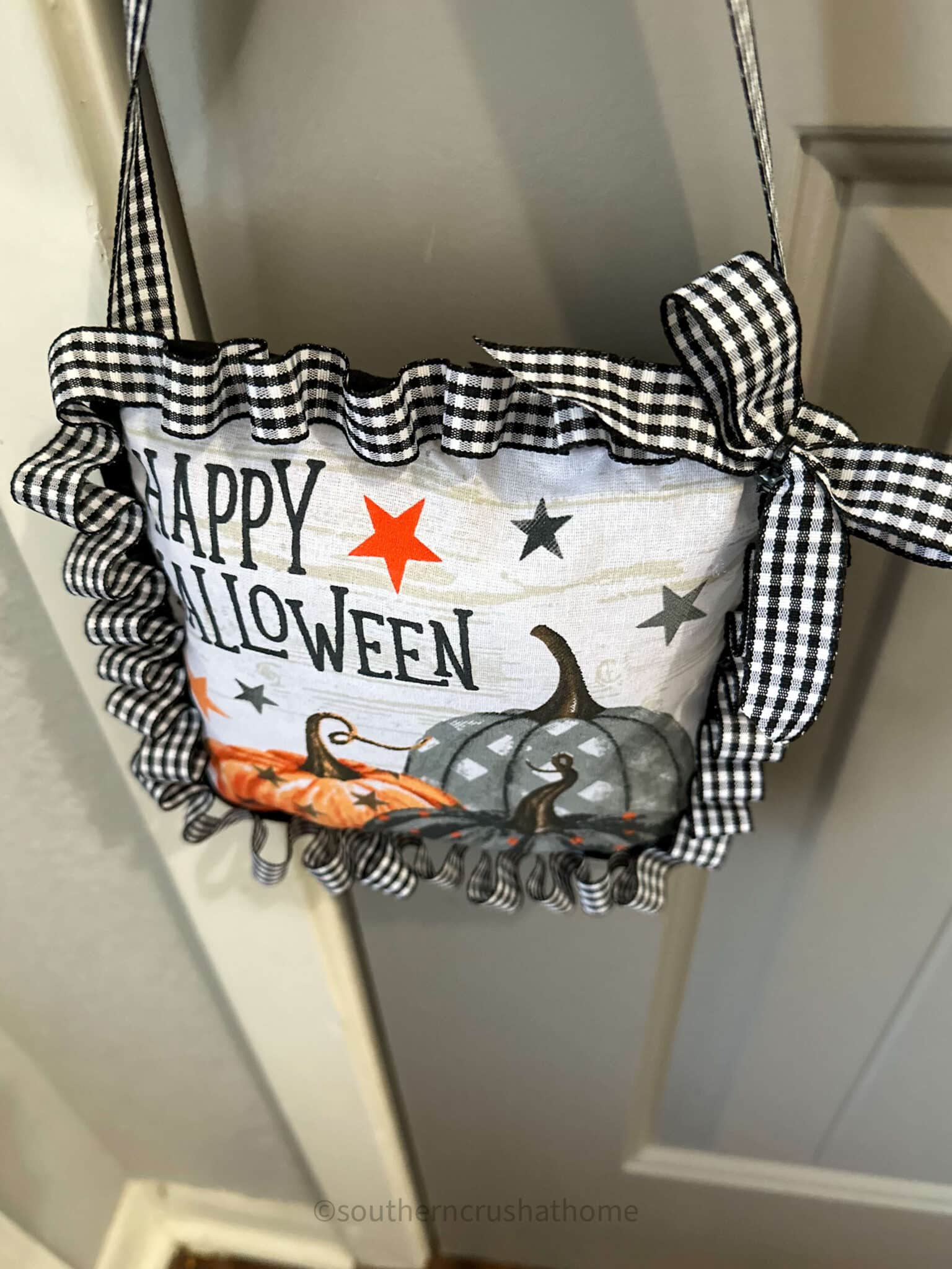 up close DIY Halloween Potholder Pillow