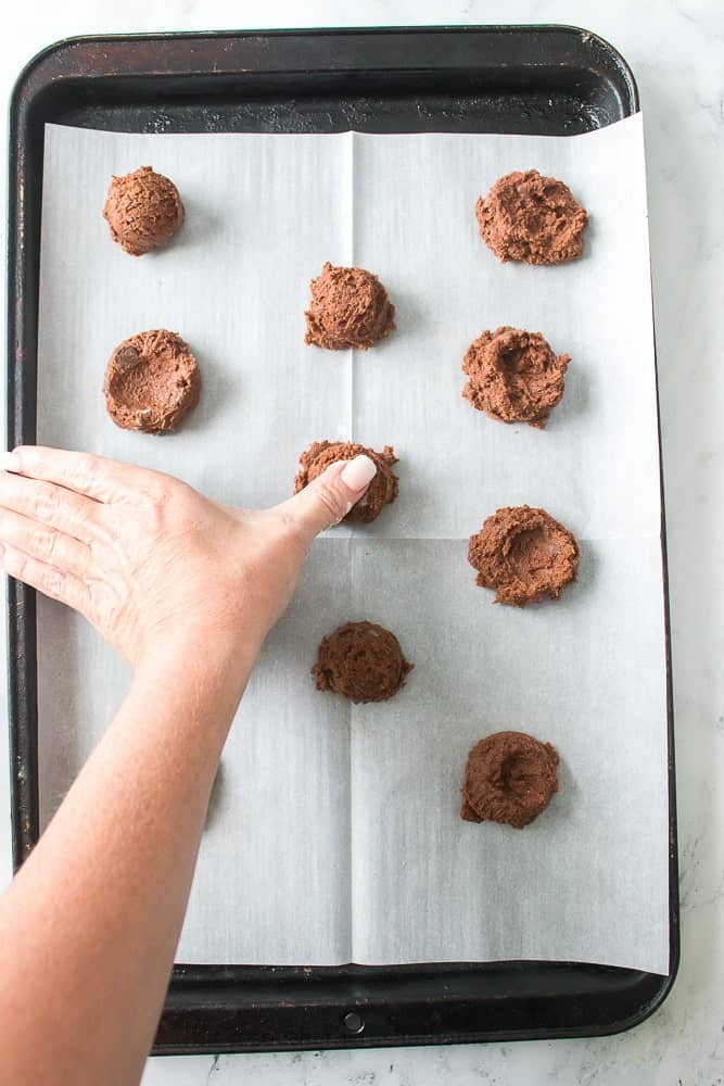 making a well on cookies