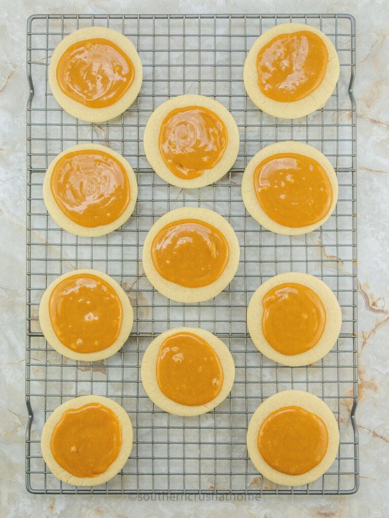 caramel on top of turtle cookies