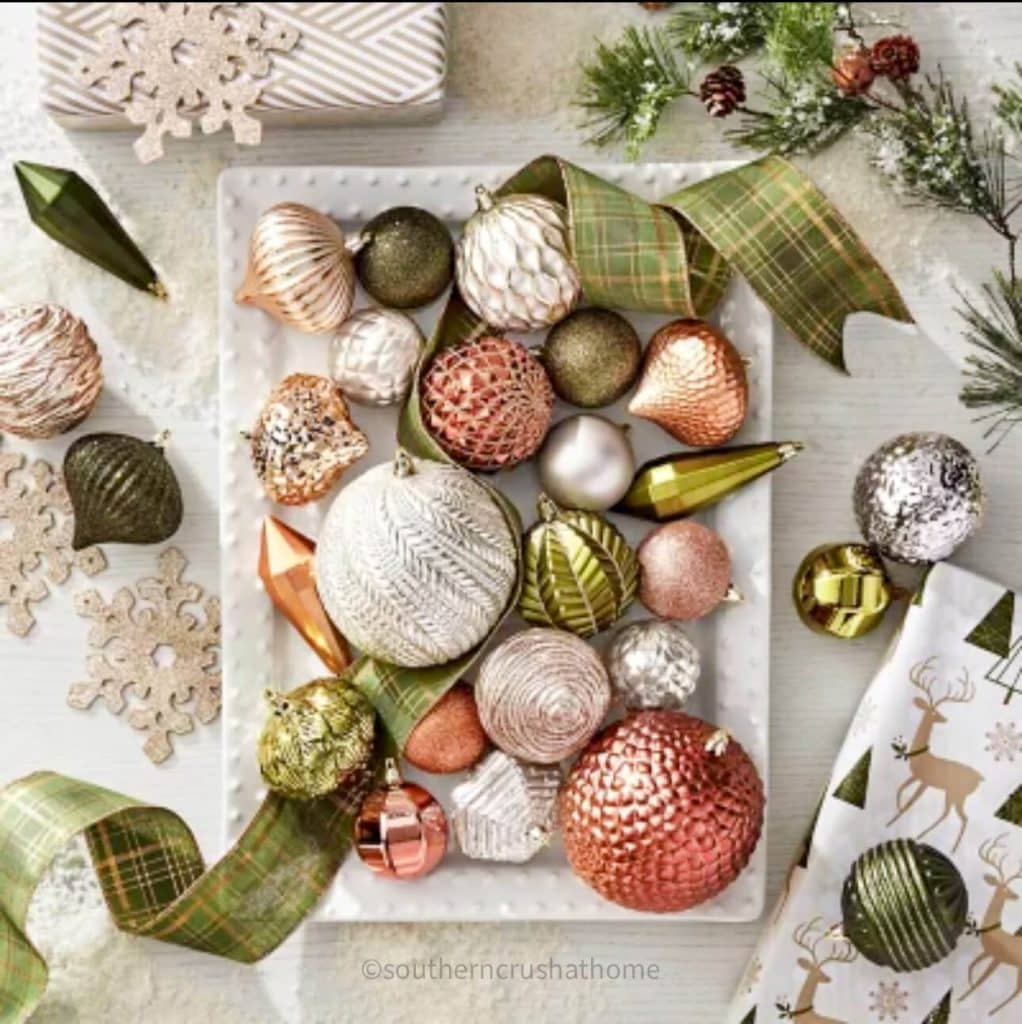 How to Decorate a Rustic Farmhouse Christmas Tree for the Back Porch