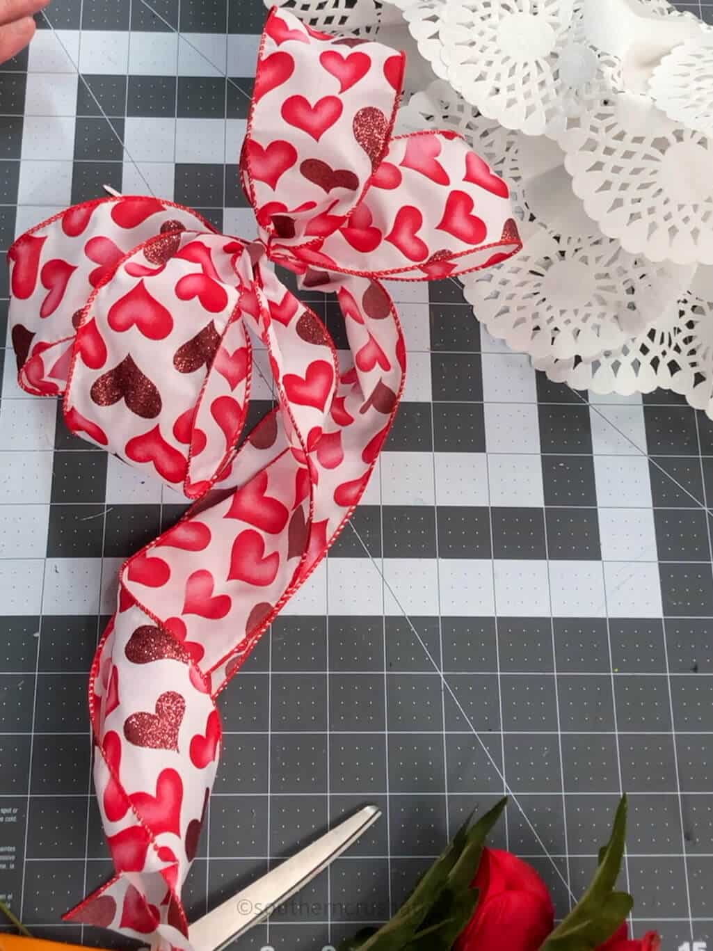 making a dollar tree valentines ribbon bow