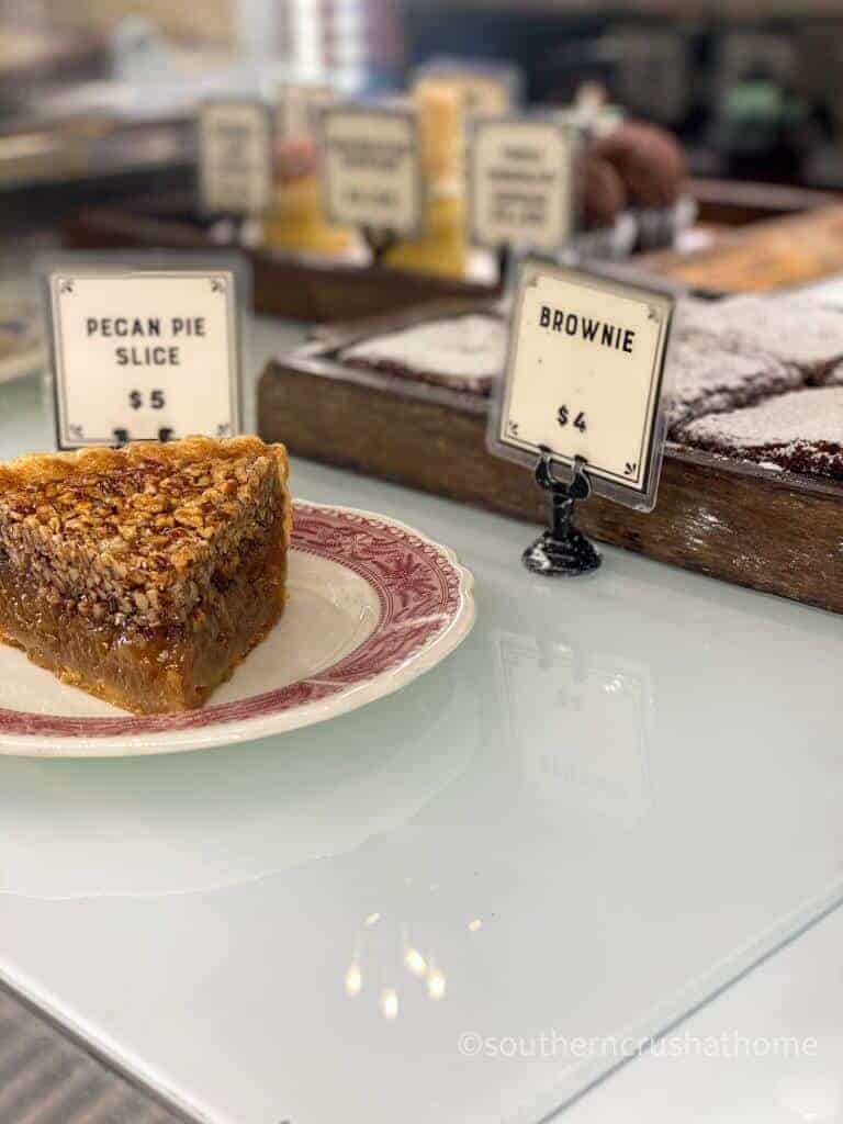 dessert at pioneer-woman-mercantile
