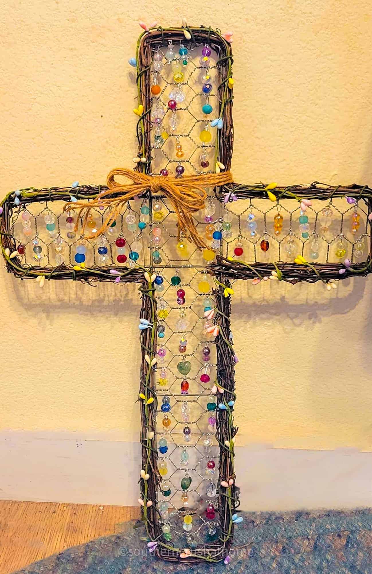 cross shaped chicken wire sun catcher