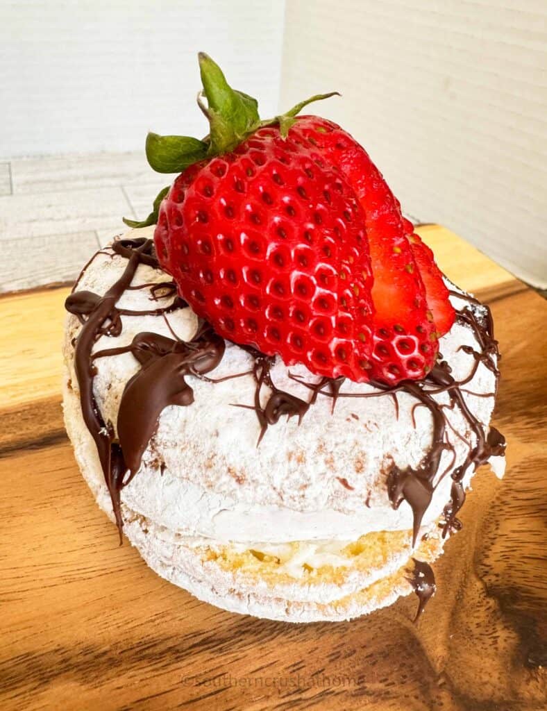 chocolate drizzle mini cake