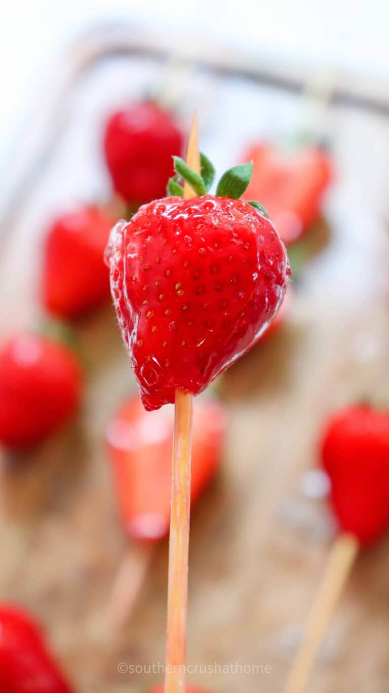 hard glass candy shell on tanghulu strawberry