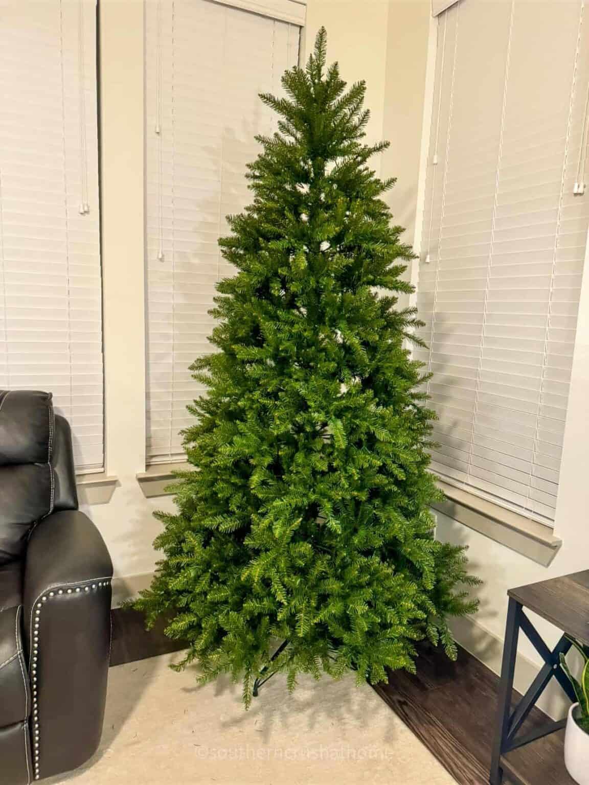 King Of Christmas Best Pre Lit Christmas Trees And Sizes Southern King of christmas best pre lit christmas trees and sizes southern